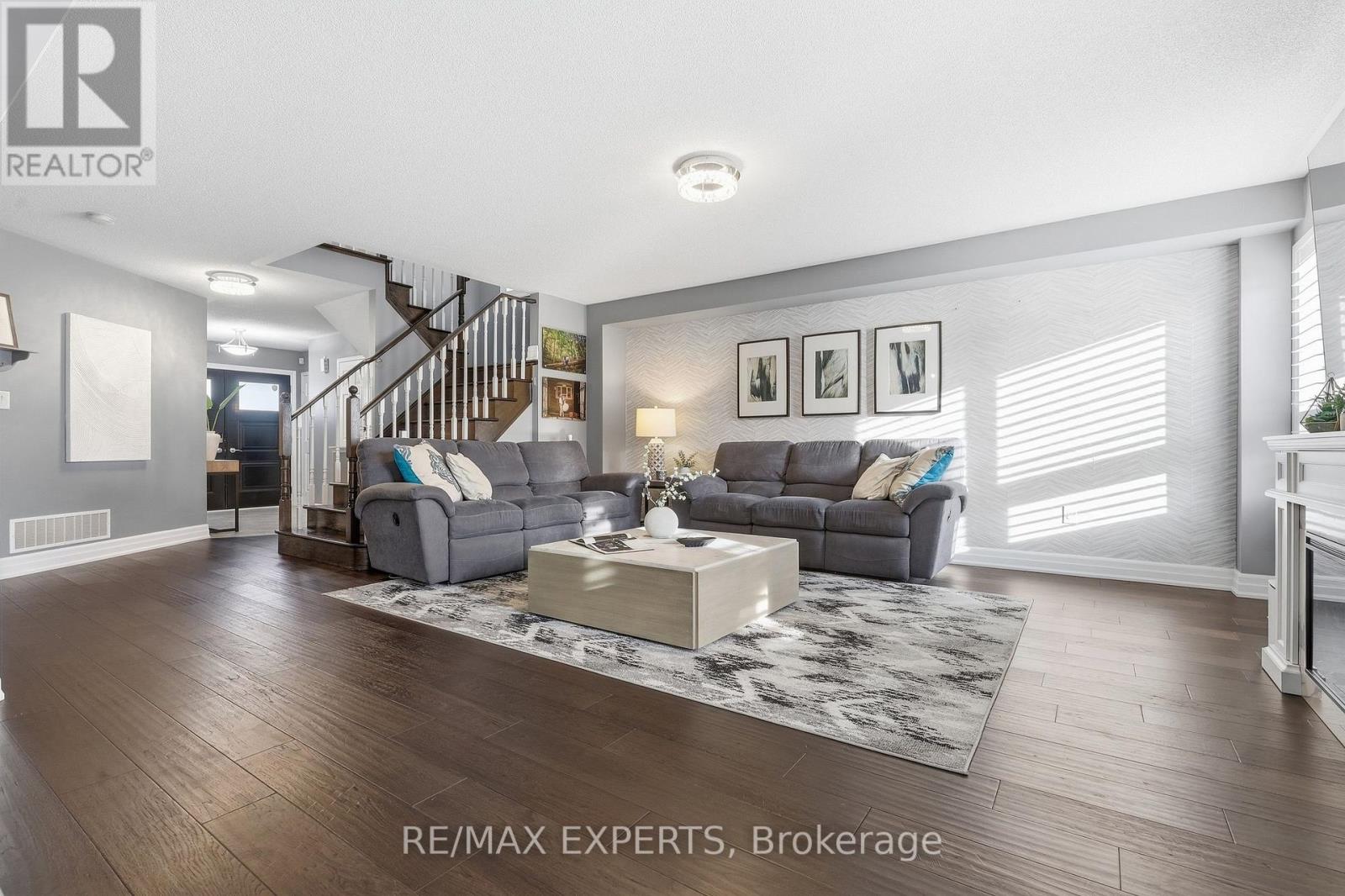 323 Langford Boulevard, Bradford West Gwillimbury photo 6