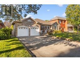 Kitchen - 92 Wheeler Crescent, Whitchurch Stouffville, ON L4A1L4 Photo 6