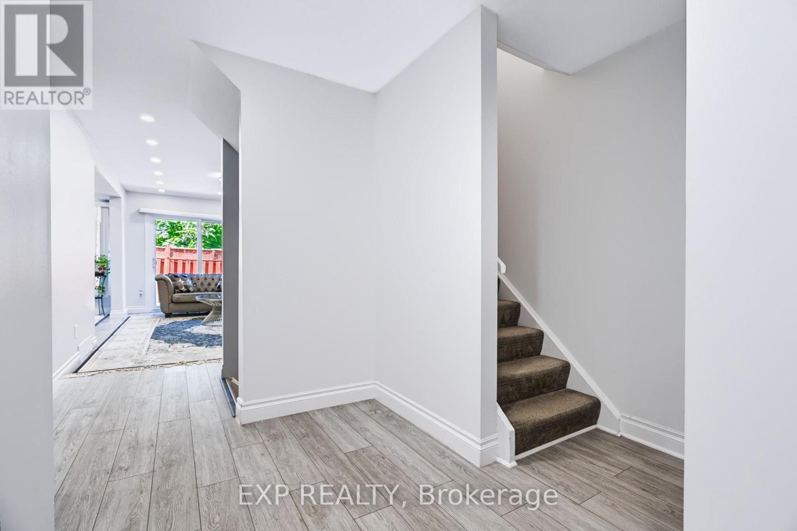 #2 2669 SOUTHVALE CRESCENT E - 23