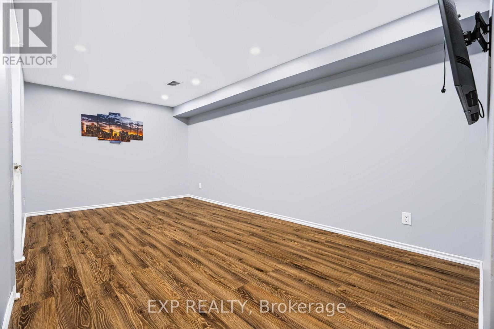 #2 2669 SOUTHVALE CRESCENT E - 34