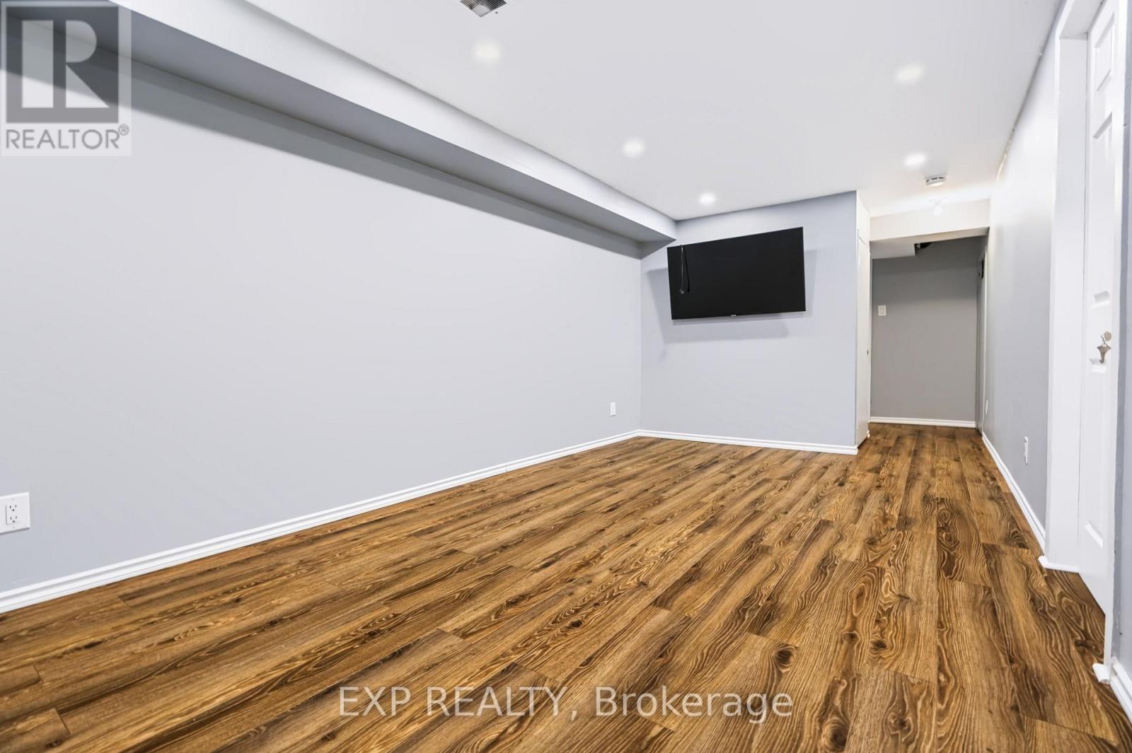 #2 2669 SOUTHVALE CRESCENT E - 36