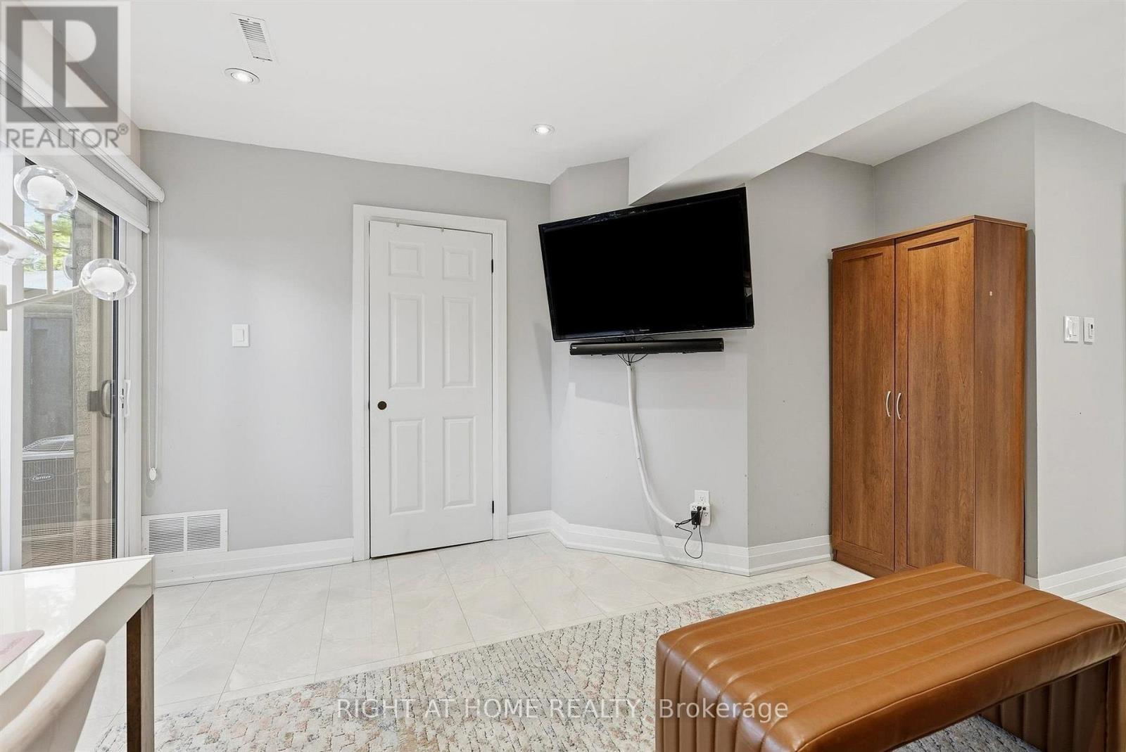 Photo of 45 - 4101 WESTMINSTER PLACE