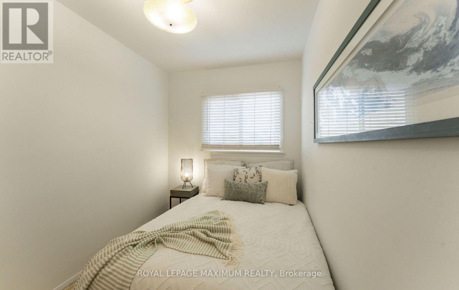 376 MCROBERTS AVENUE - 15