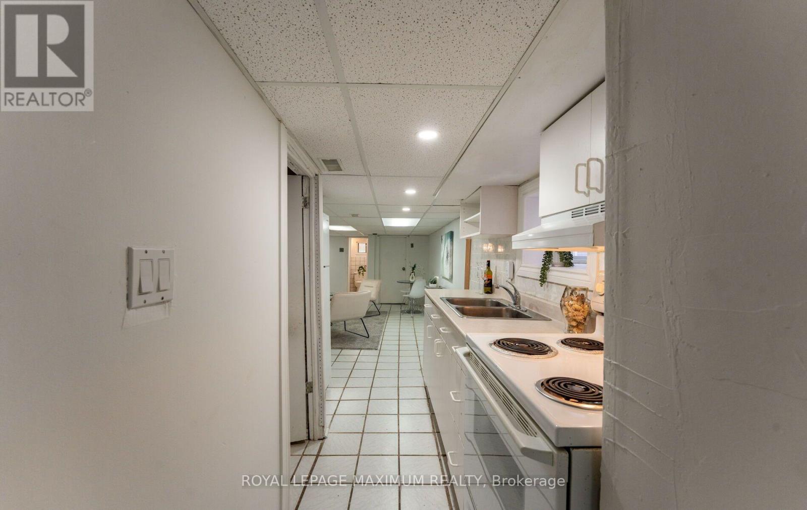 376 MCROBERTS AVENUE - 20