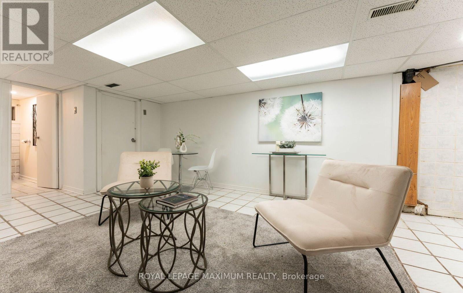 376 MCROBERTS AVENUE - Image 25