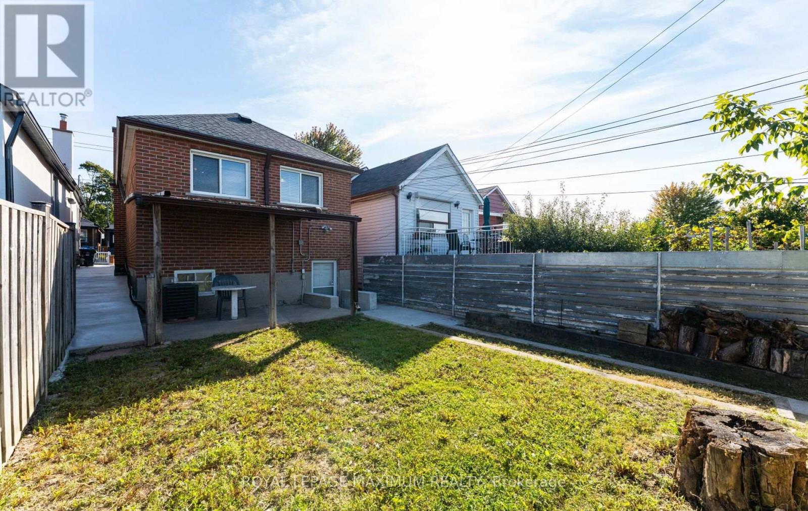 376 MCROBERTS AVENUE - 37