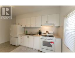 376 Mc Roberts Avenue, Toronto, ON M6E4R2 Photo 10