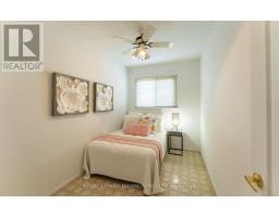 376 Mc Roberts Avenue, Toronto, ON M6E4R2 Photo 14