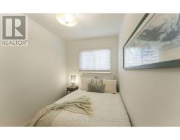 376 Mc Roberts Avenue, Toronto, ON M6E4R2 Photo 15