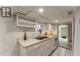 376 Mc Roberts Avenue, Toronto, ON M6E4R2 Photo 27