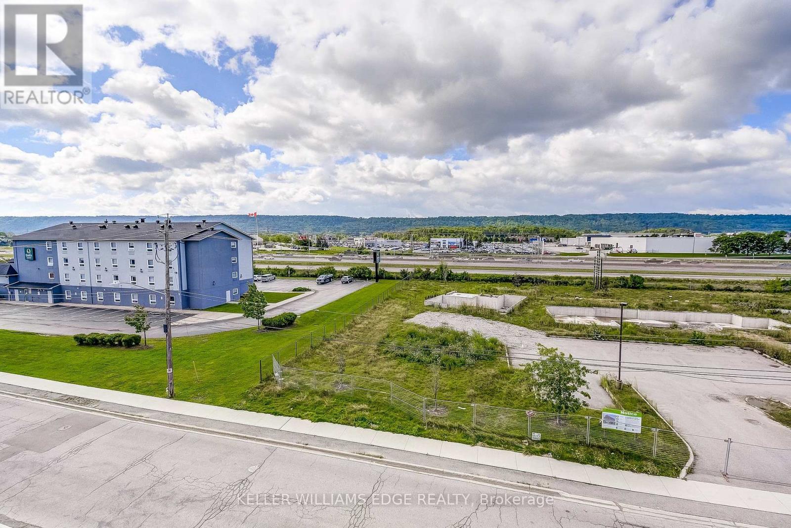 58 WINDWARD DRIVE - 31