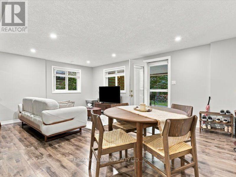 82 DOON MILLS DRIVE - 33