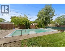 3189 Mckay, Windsor, ON  Photo 31
