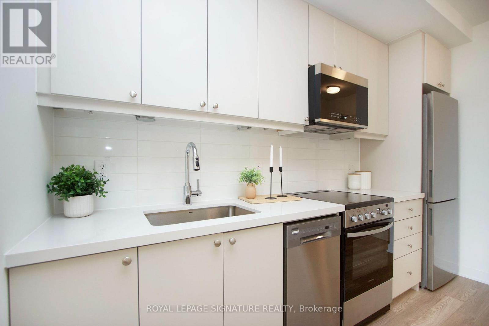 #613 51 CLARINGTON BOULEVARD - 3