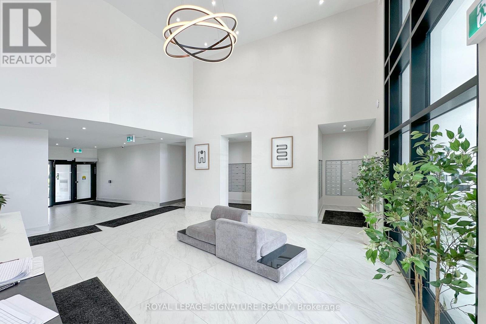 #613 51 CLARINGTON BOULEVARD - 18