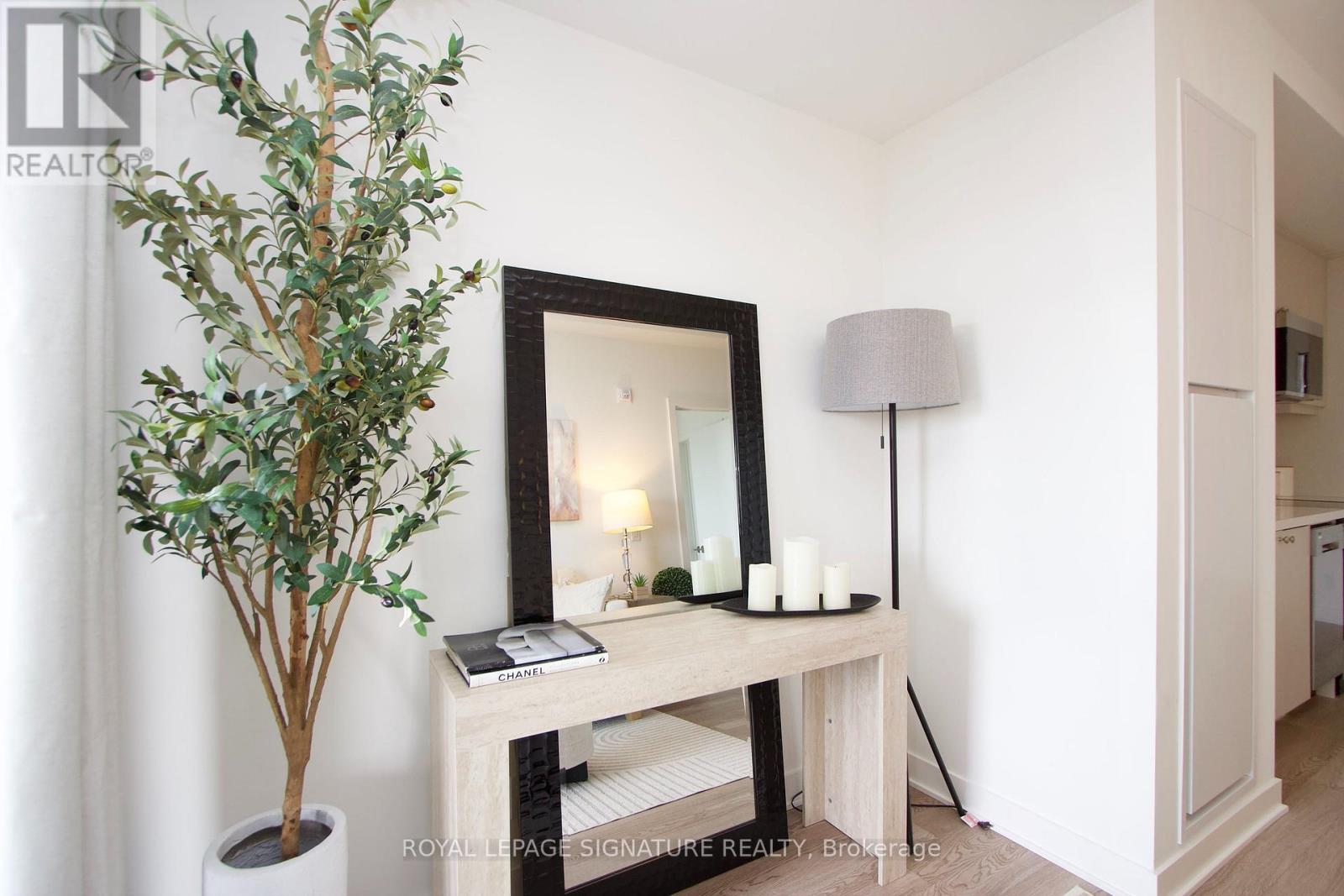 #613 51 CLARINGTON BOULEVARD - 9