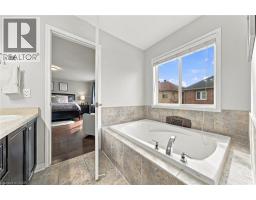 5pc Ensuite bath - 3053 Jenn Avenue, Burlington, ON L7M0C8 Photo 11