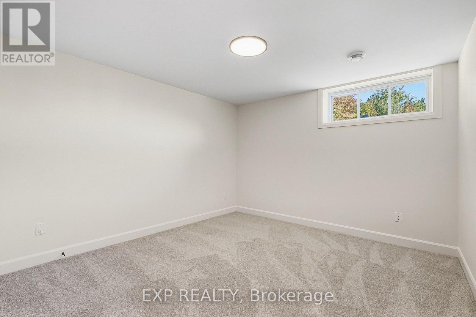 54 HUGHES CIRCLE - 22