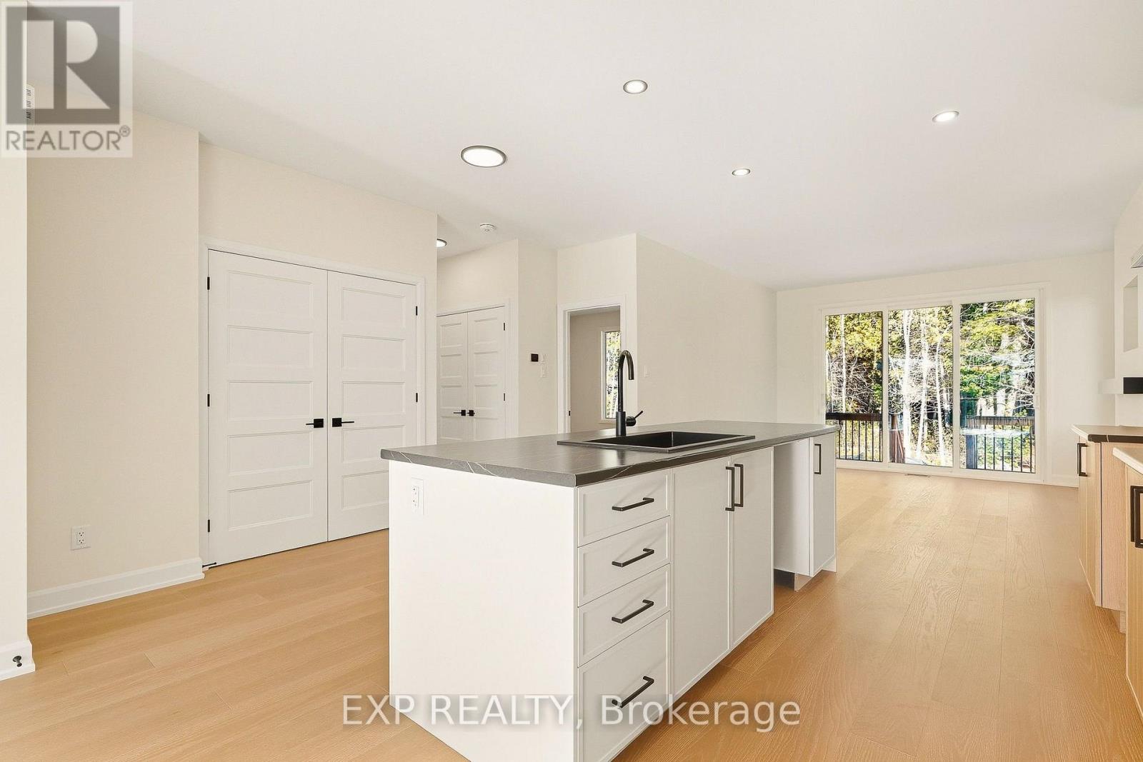 54 HUGHES CIRCLE - Image 8