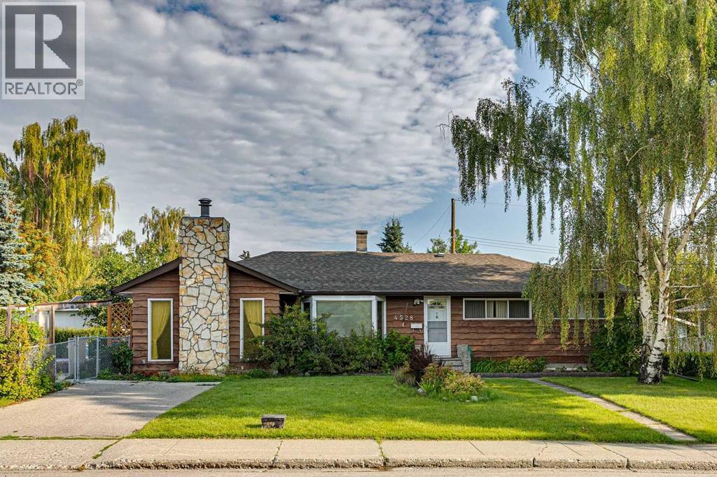 4528 26 Avenue SW - photo 4