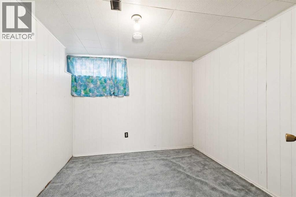 4528 26 Avenue SW - photo 23