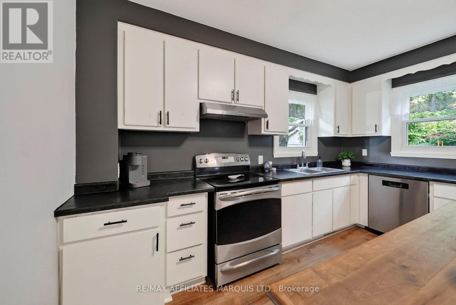 229 4TH STREET E - 15