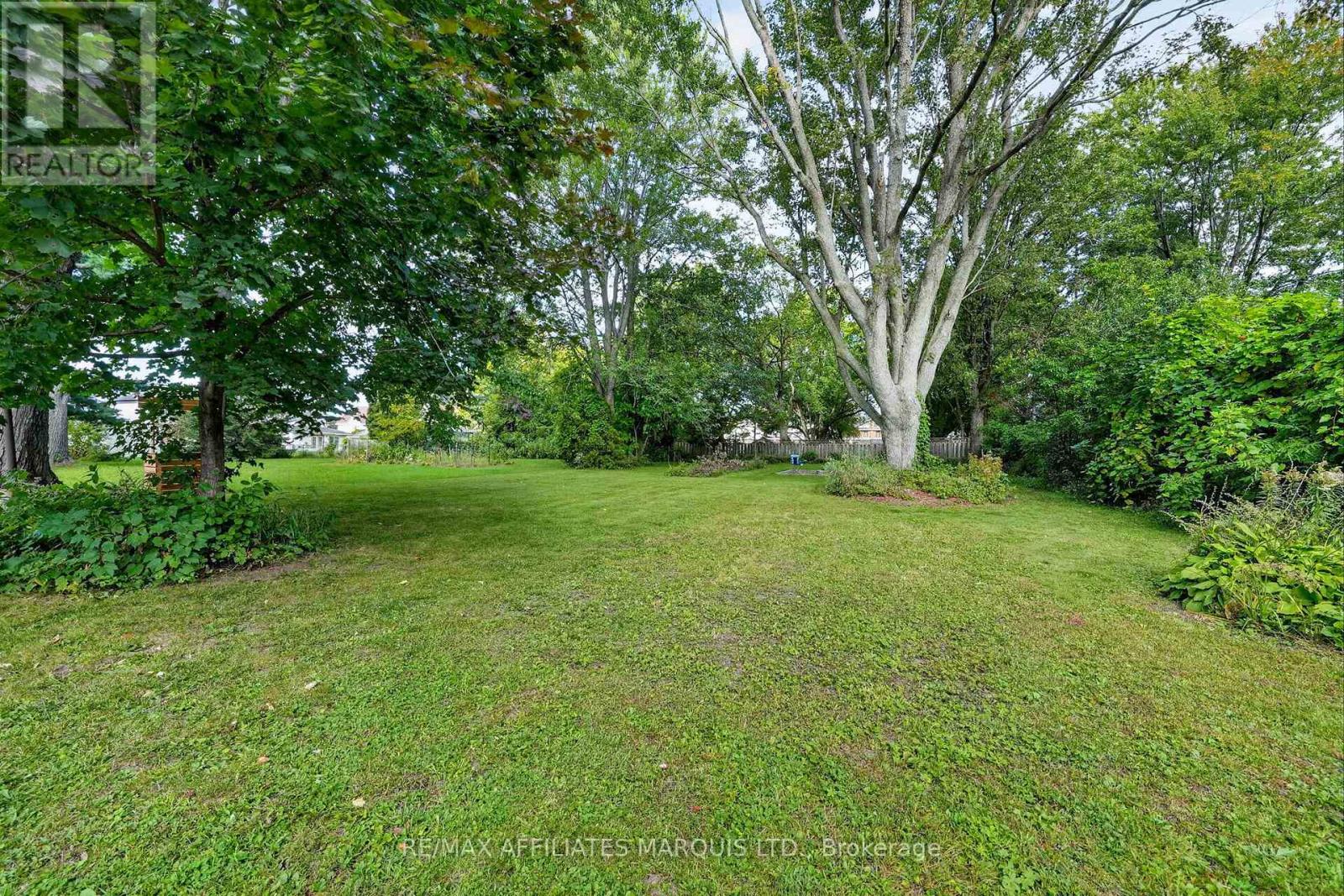 229 4TH STREET E - 38