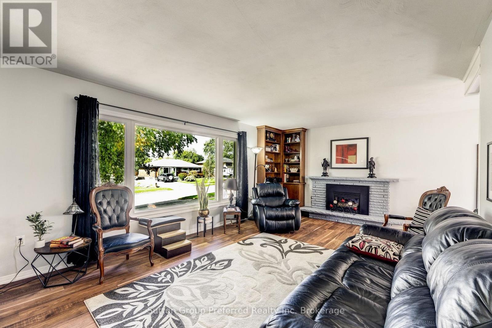 260 FERNCREST ROAD - 12