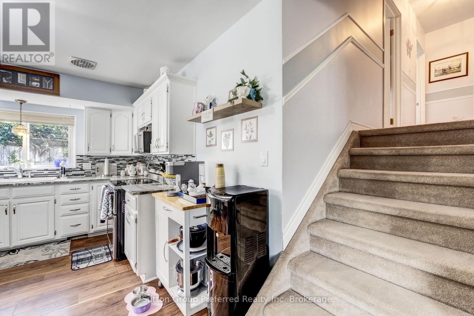 260 FERNCREST ROAD - 20