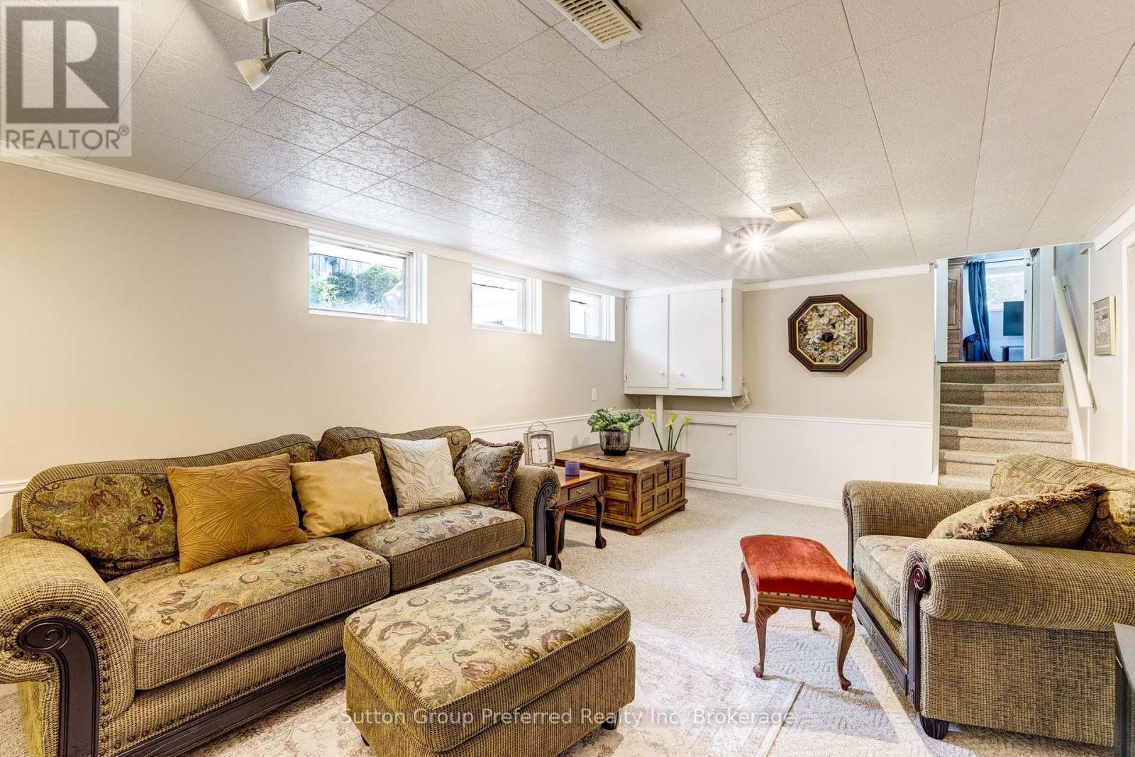 260 FERNCREST ROAD - 28