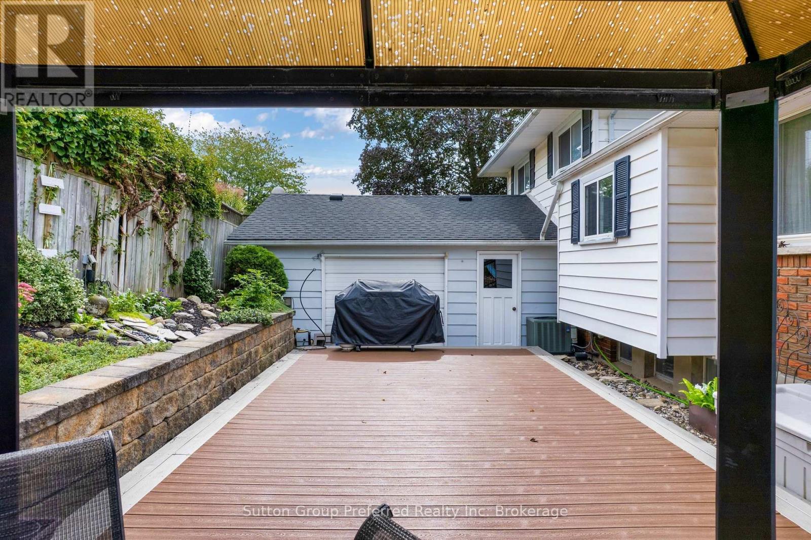 260 FERNCREST ROAD - Image 33