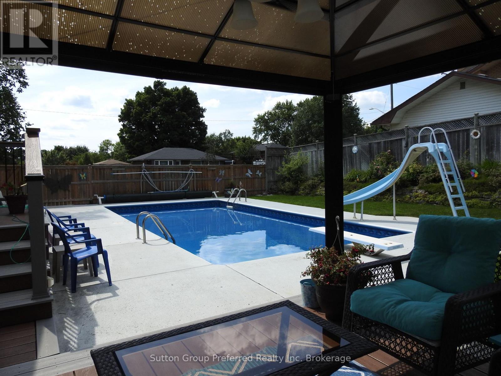 260 FERNCREST ROAD - Image 36