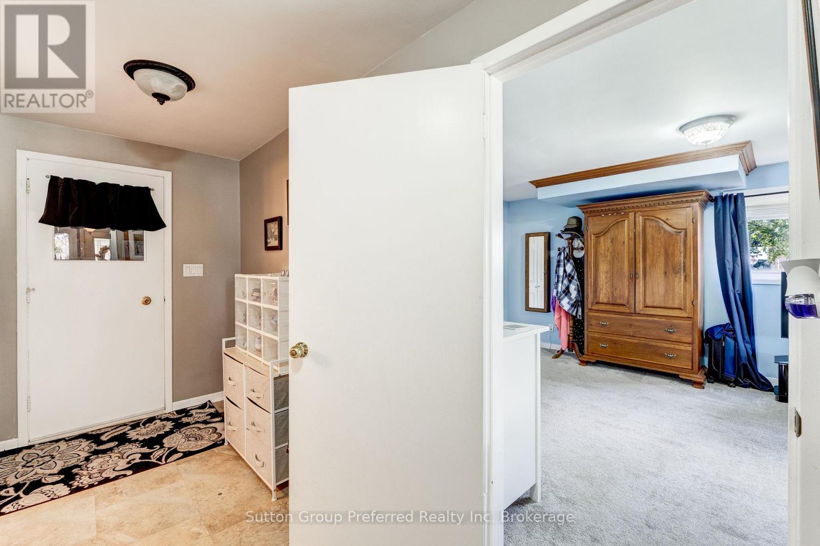 260 FERNCREST ROAD - 5