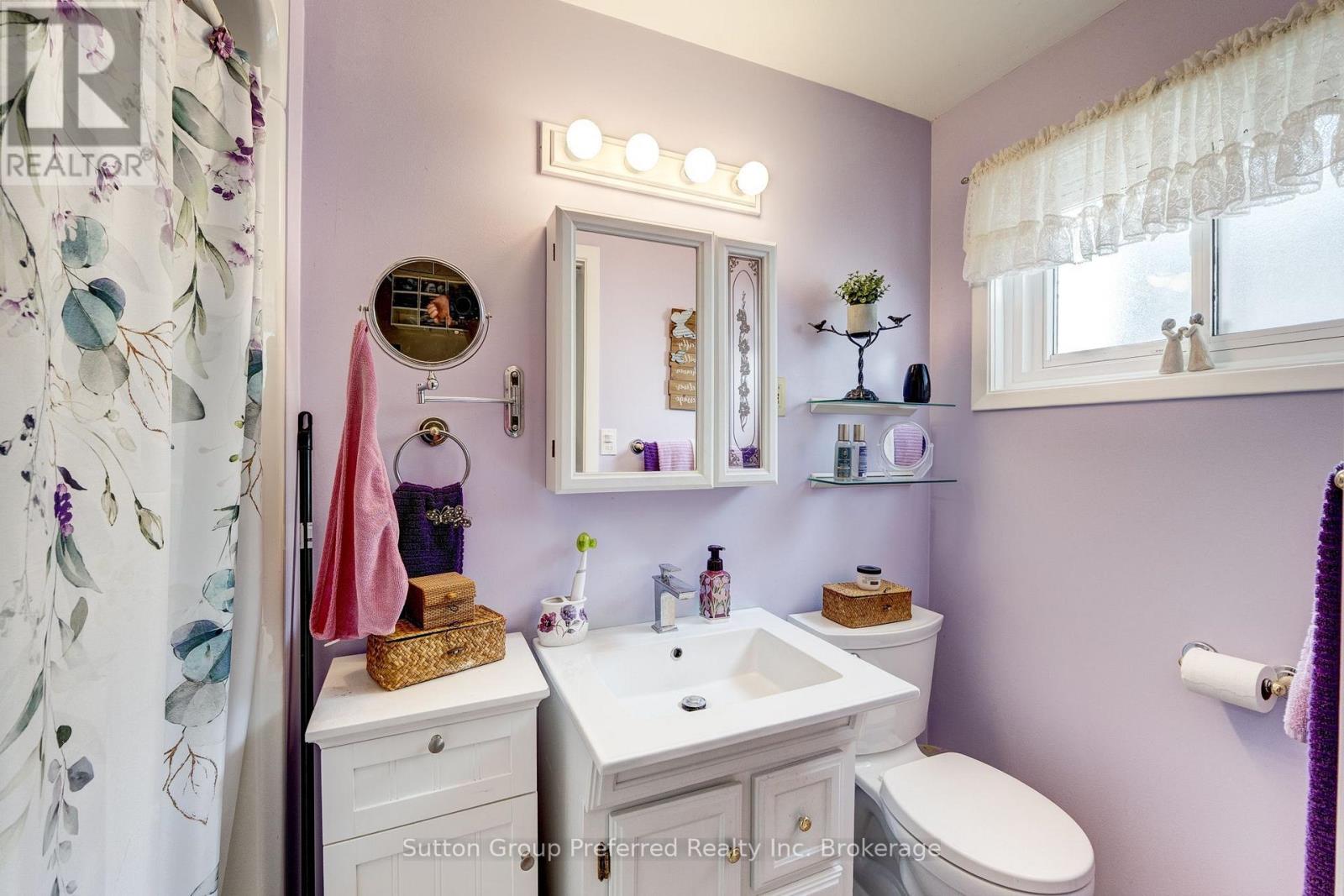 260 FERNCREST ROAD - 9