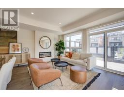 4 - 12 Lytham Green Circle, Newmarket, ON L3X3A8 Photo 13