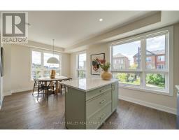 4 - 12 Lytham Green Circle, Newmarket, ON L3X3A8 Photo 31