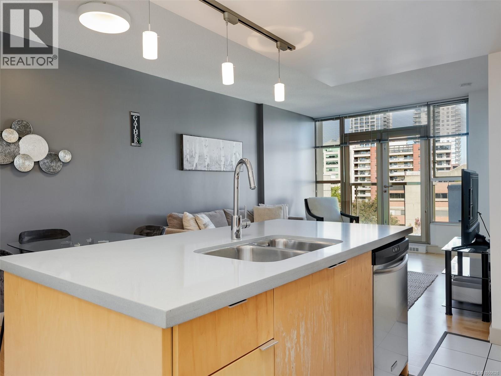 #505 760 Johnson St - 3