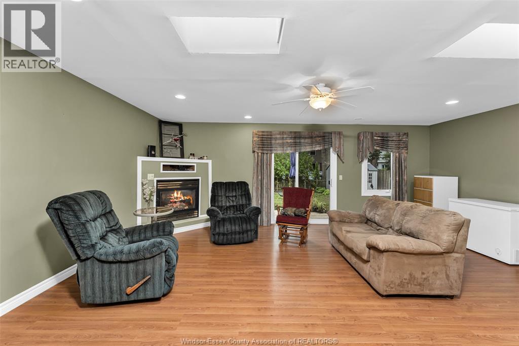 3415 RANDOLPH - 12