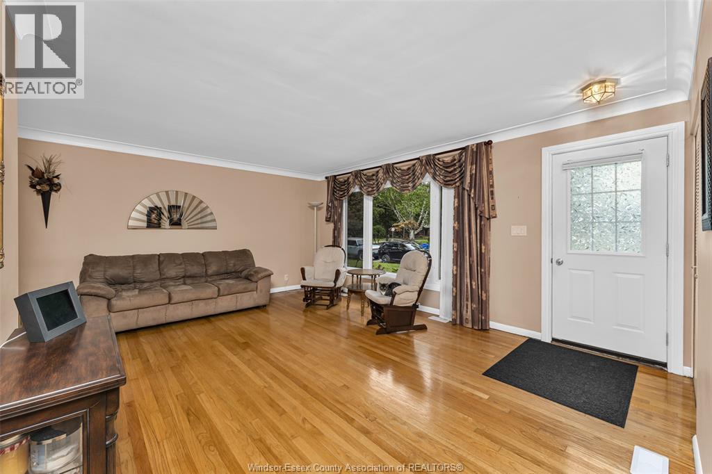 3415 RANDOLPH, Windsor, Ontario, N9E3E9, Windsor, Ontario — photo 4 of 5
