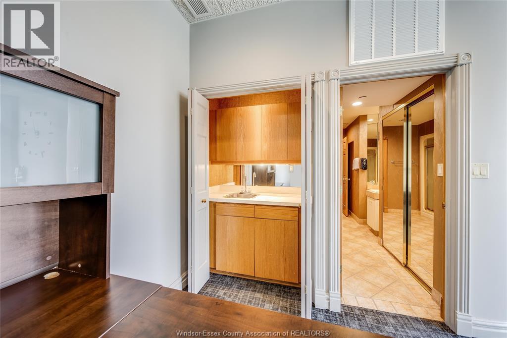 515 RIVERSIDE DRIVE West Unit# 104 A, Windsor — photo 16