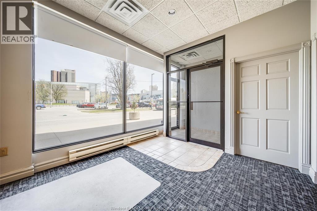 515 RIVERSIDE DRIVE West Unit# 104 A, Windsor — photo 8