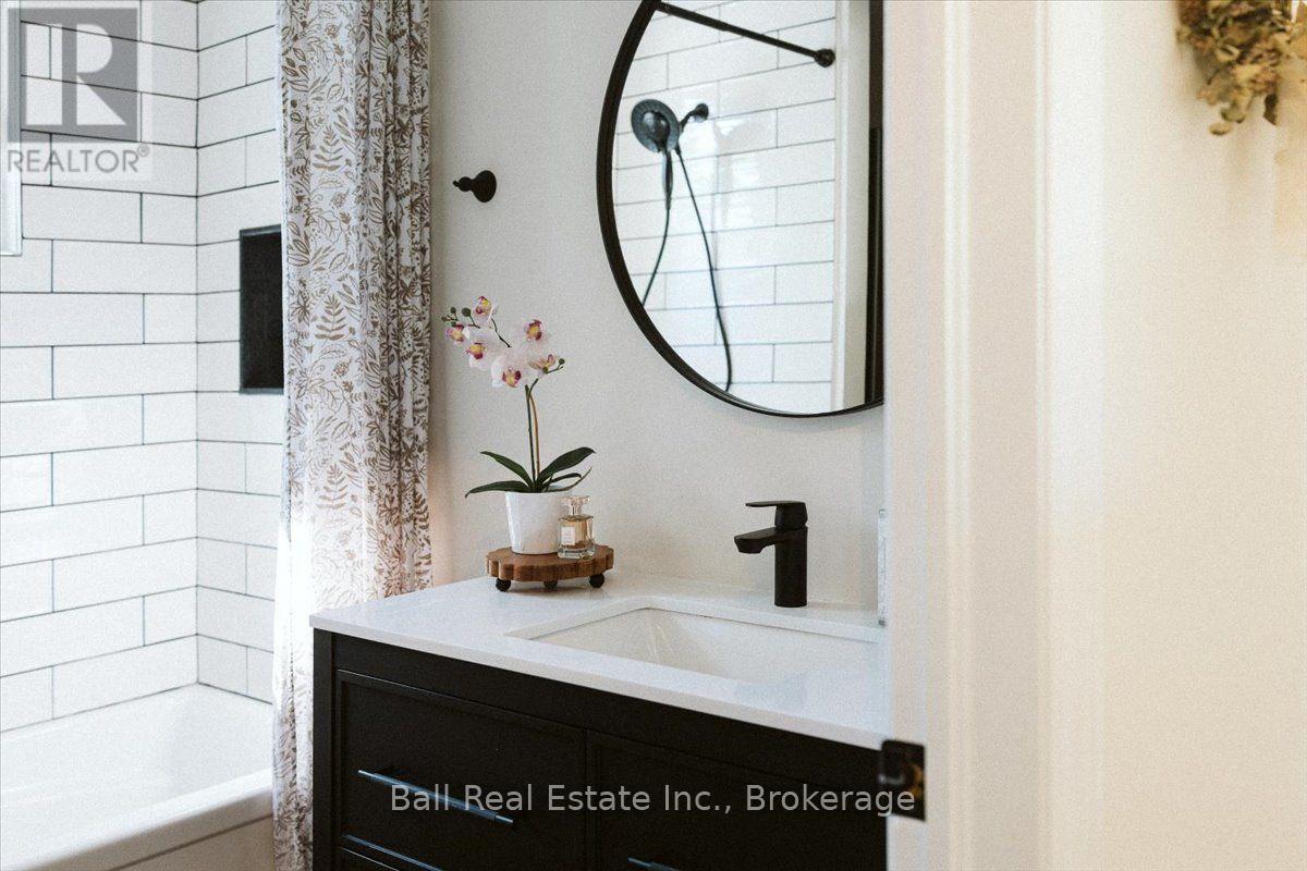 1420 EASTVIEW DRIVE - 33
