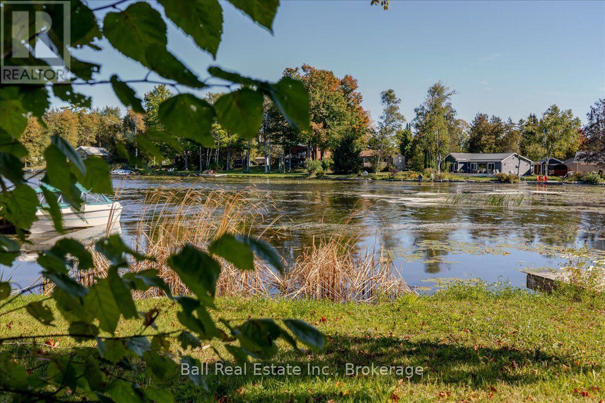 1420 EASTVIEW DRIVE - 8