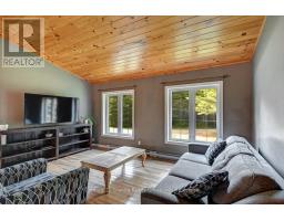 649 Madawaska Road, Hastings Highlands, ON K0L2S0 Photo 16
