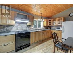 Primary Bedroom - 649 Madawaska Road, Hastings Highlands, ON K0L2S0 Photo 9