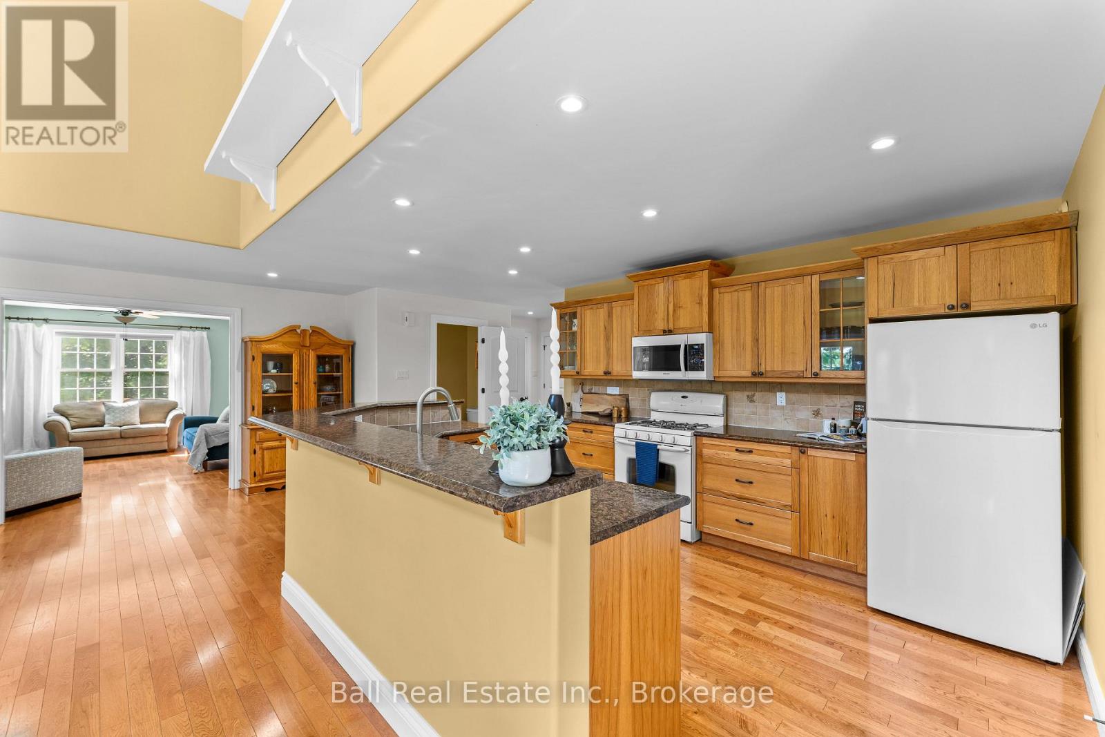 382 LAKEHURST CIRCLE ROAD - 12