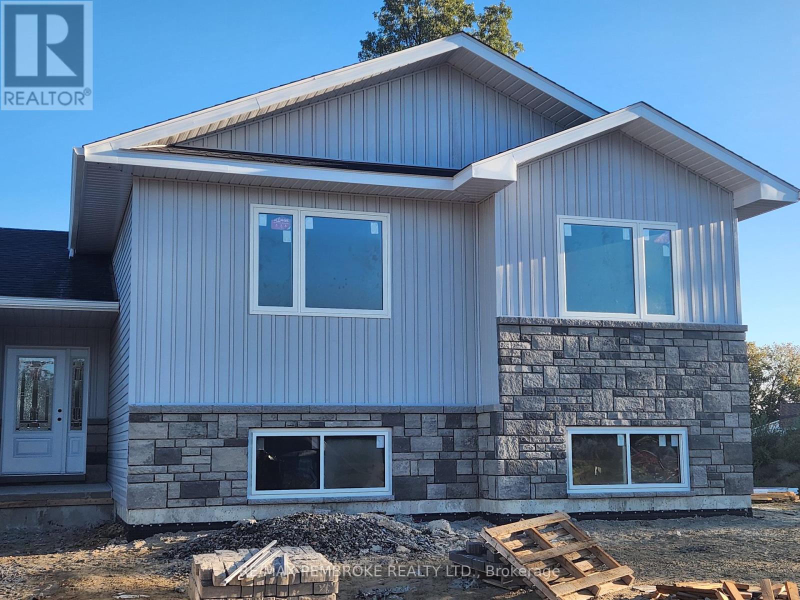 12 EDDY CRESCENT - 1