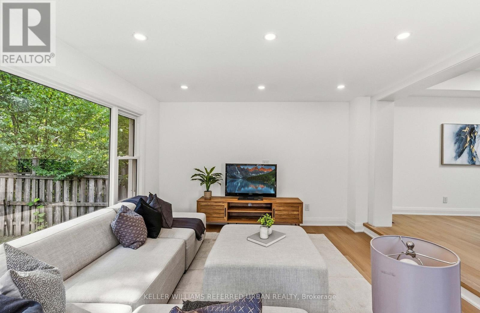 27 CHRISTINE CRESCENT - 18