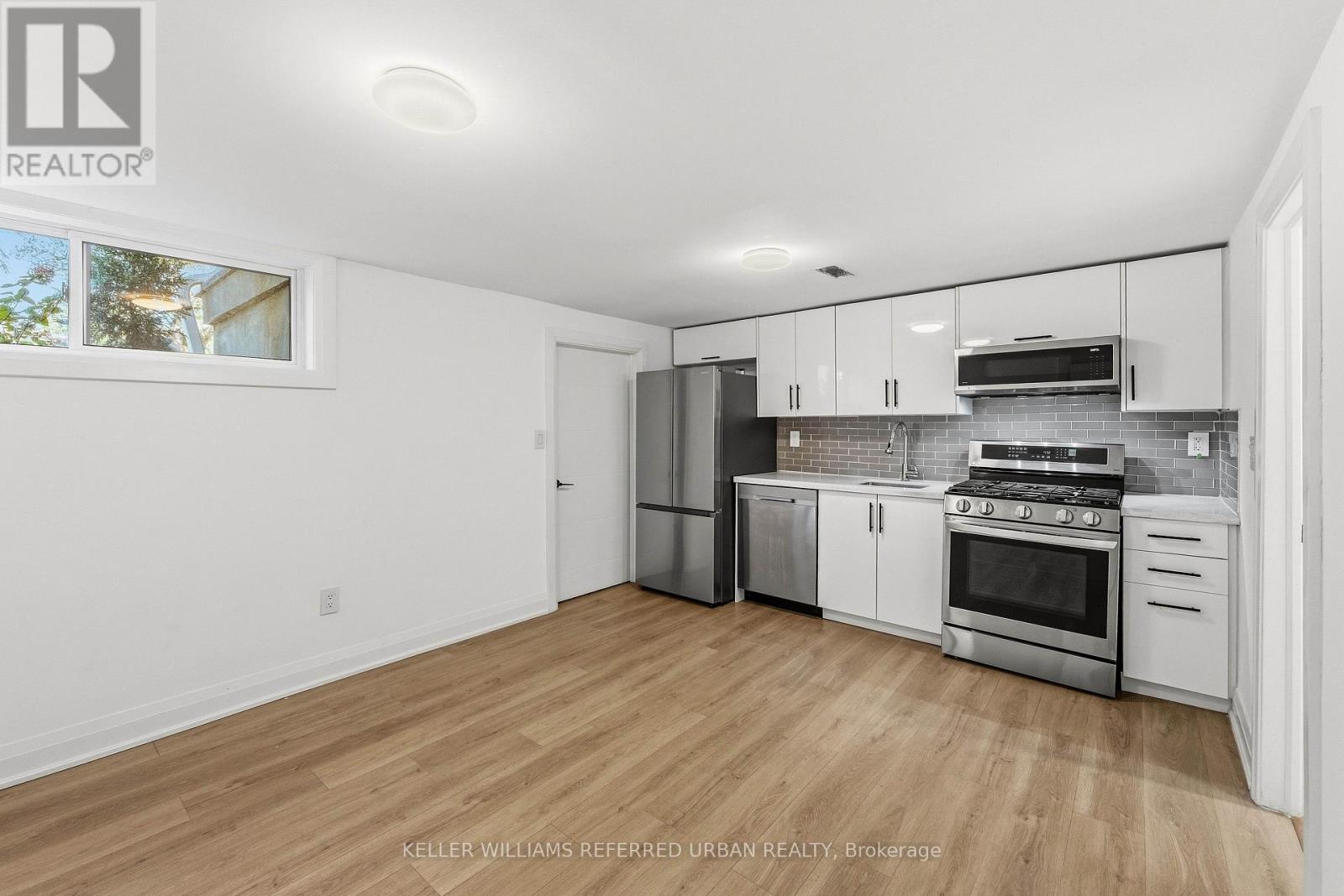 27 CHRISTINE CRESCENT - 36