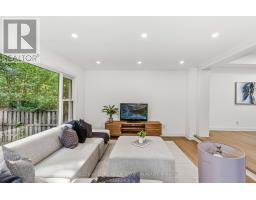 27 Christine Crescent, Toronto, ON M2R1A4 Photo 18